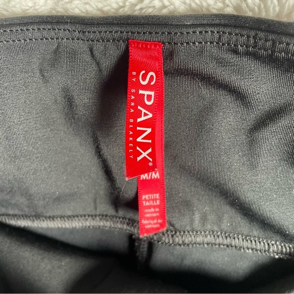 Spanx Faux Leather Leggings Size Medium - Picture 8 of 9